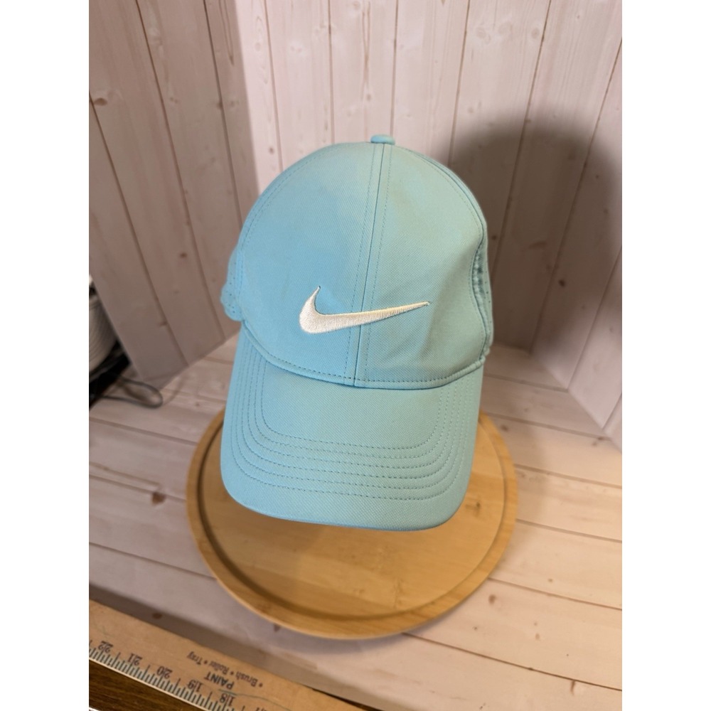 Nike unisex Light Blue/tourquoise golf Running cap adjustable Vented